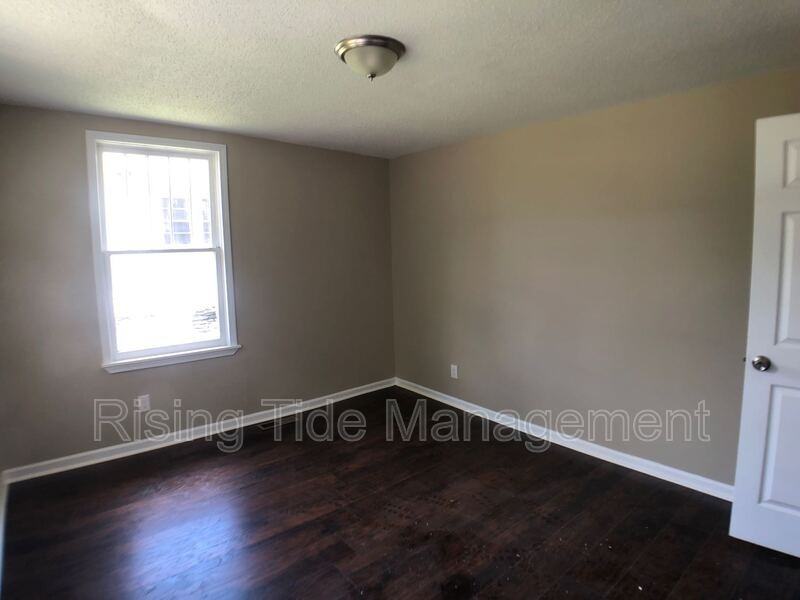1236 Hanover St - Photo 5 of 7