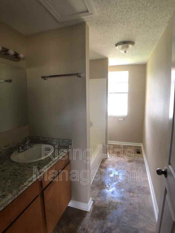 1236 Hanover St - Photo 6 of 7