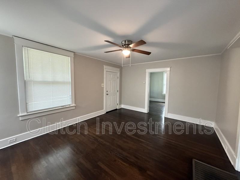 3528 Bowen Ave - Photo 3 of 12