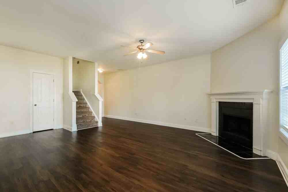 2006 Barberry Dr - Photo 5 of 17