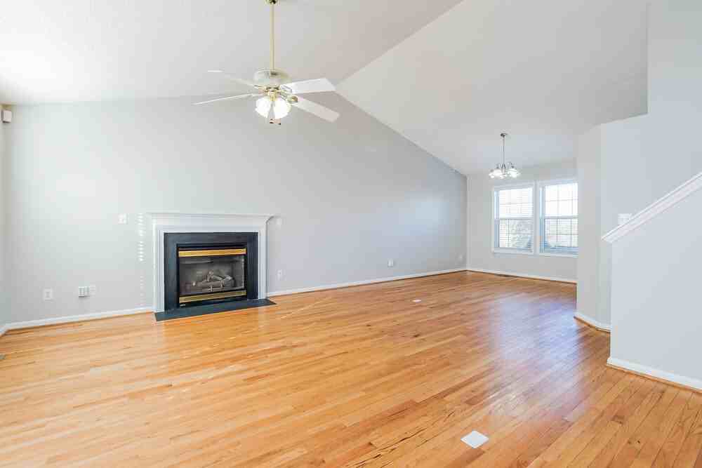 4301 Mantua Way - Photo 5 of 20
