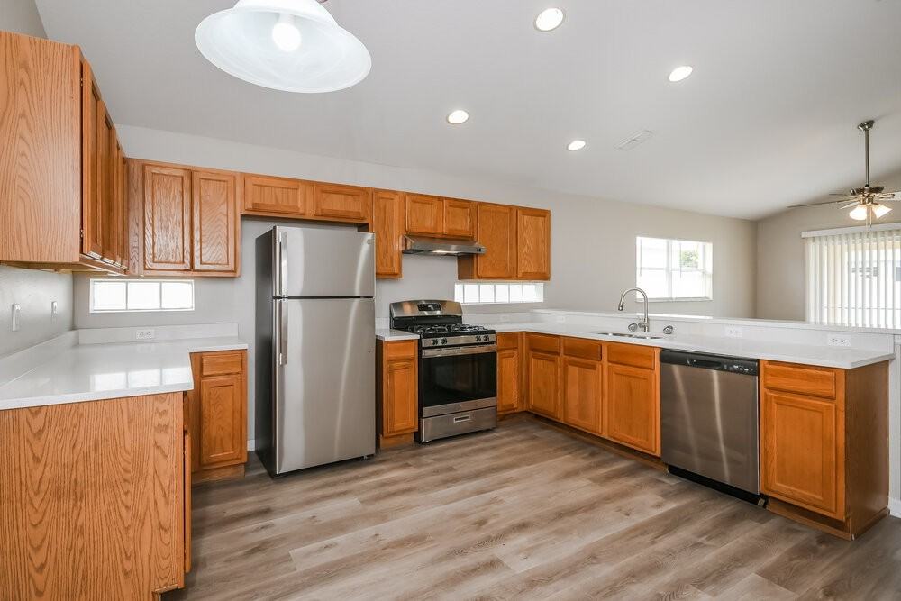 1167 Sophia Blvd - Photo 7 of 16