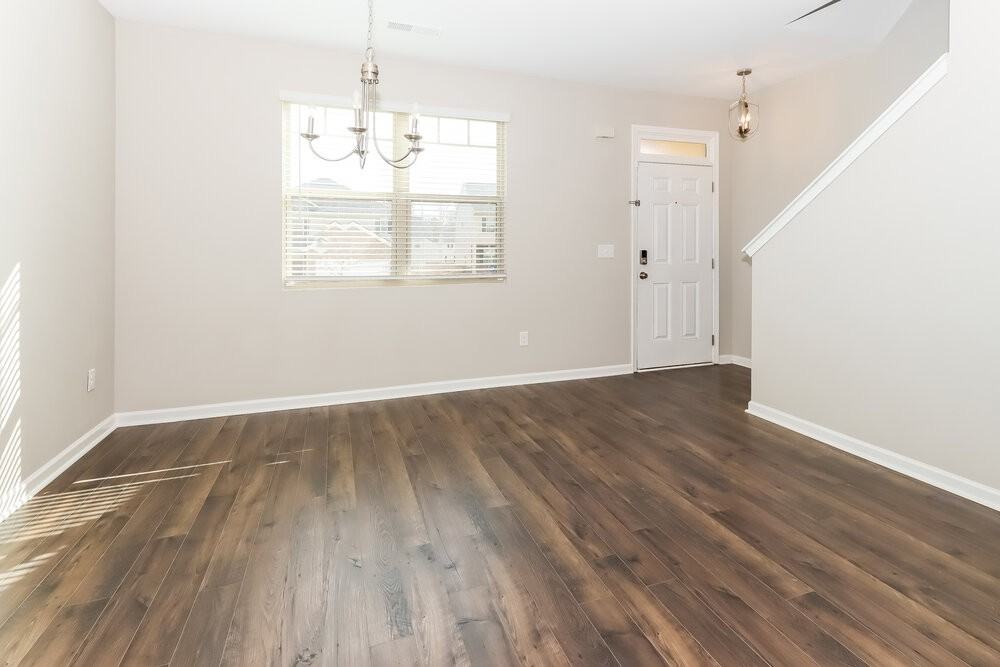 1544 Denver Way - Photo 7 of 20