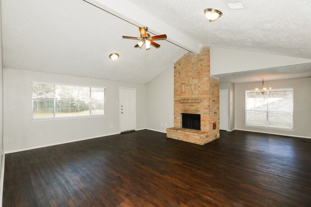 15826 Beechnut St - Photo 3 of 15