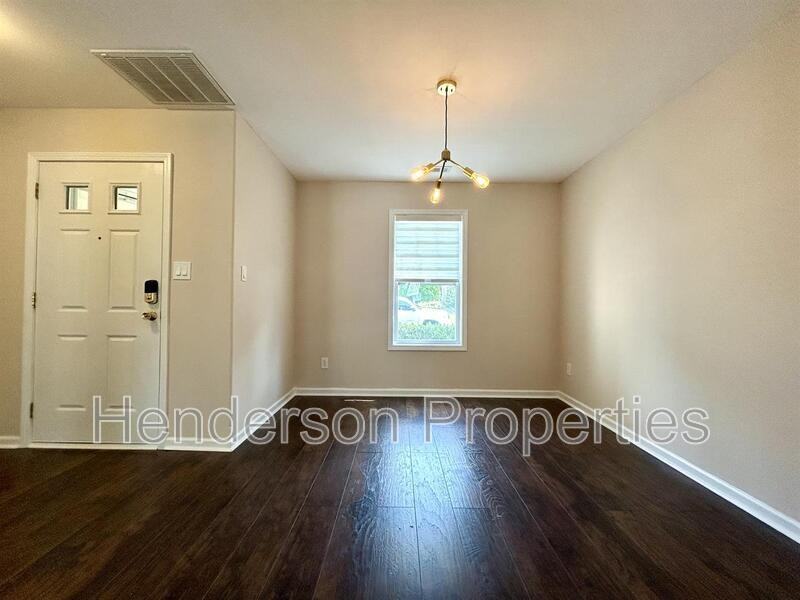7308 Gasper Ln - Photo 3 of 36