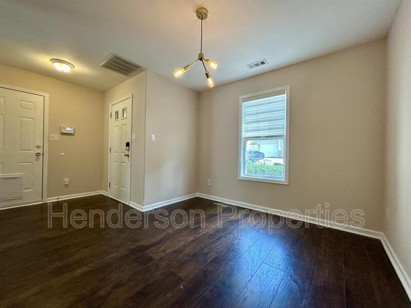 7308 Gasper Ln - Photo 4 of 36