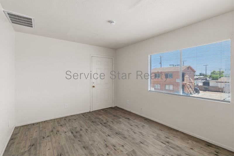 2222 E Pueblo Ave #2 - Photo 3 of 13