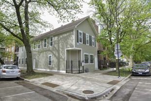 2101 W Fletcher St #CH1 - Photo 1 of 1
