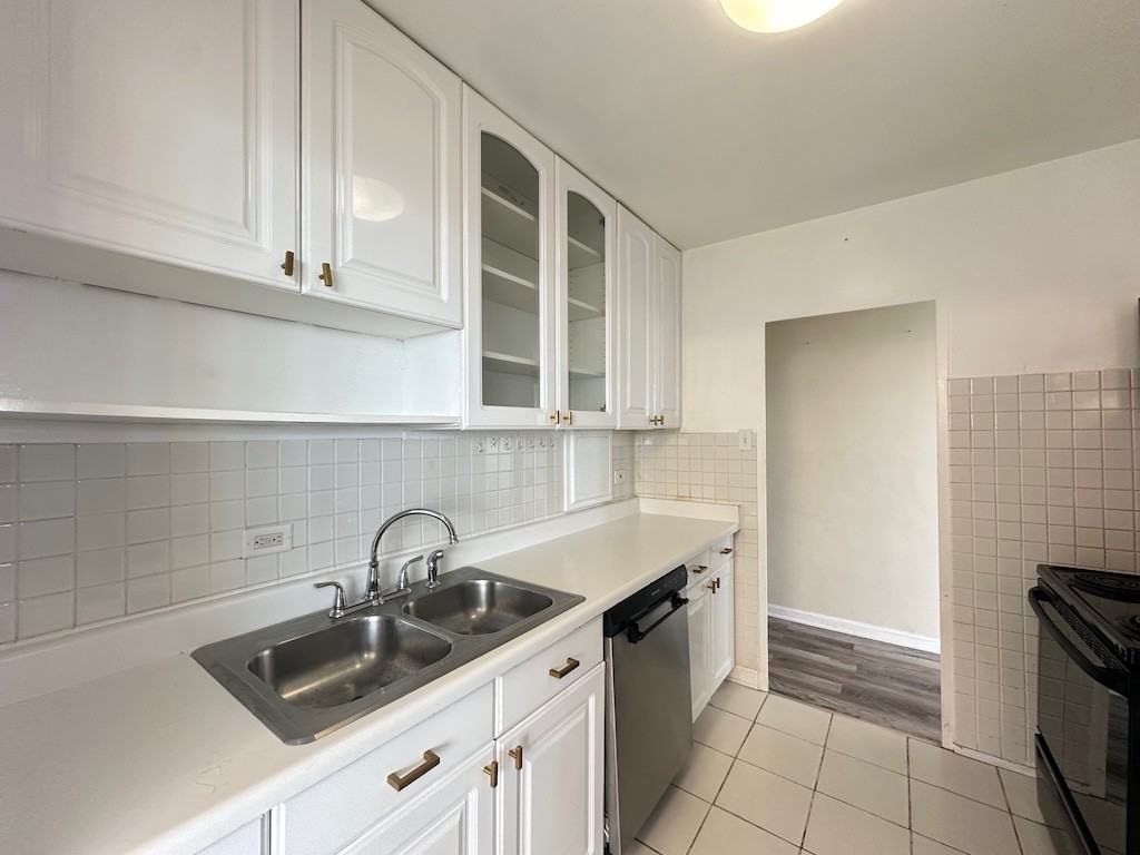 4180 N Marine Dr #1505 - Photo 5 of 21