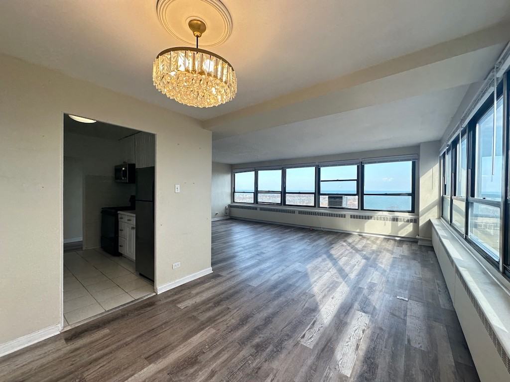 4180 N Marine Dr #1505 - Photo 7 of 21