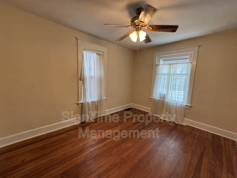 864 Mulberry Ave - Photo 3 of 24