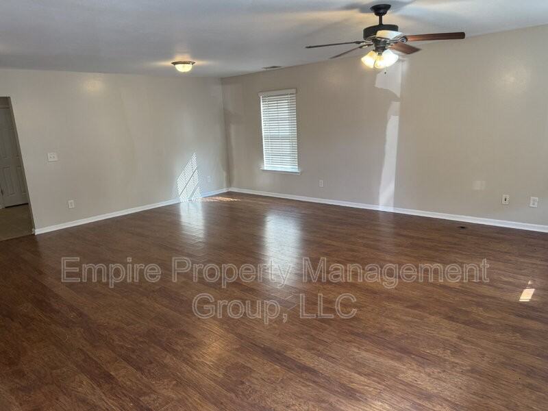 209 Sunday Silence Ln - Photo 2 of 16