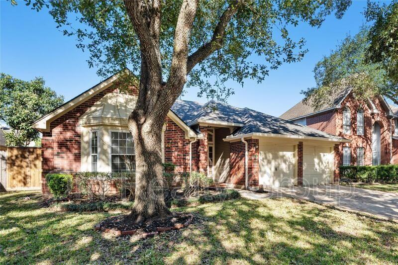4626 Plantation Creek Dr - Photo 2 of 32