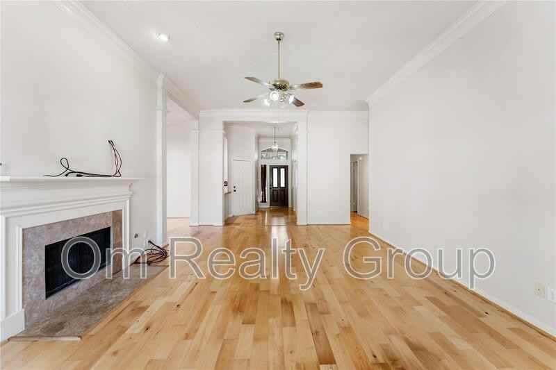 4626 Plantation Creek Dr - Photo 5 of 32