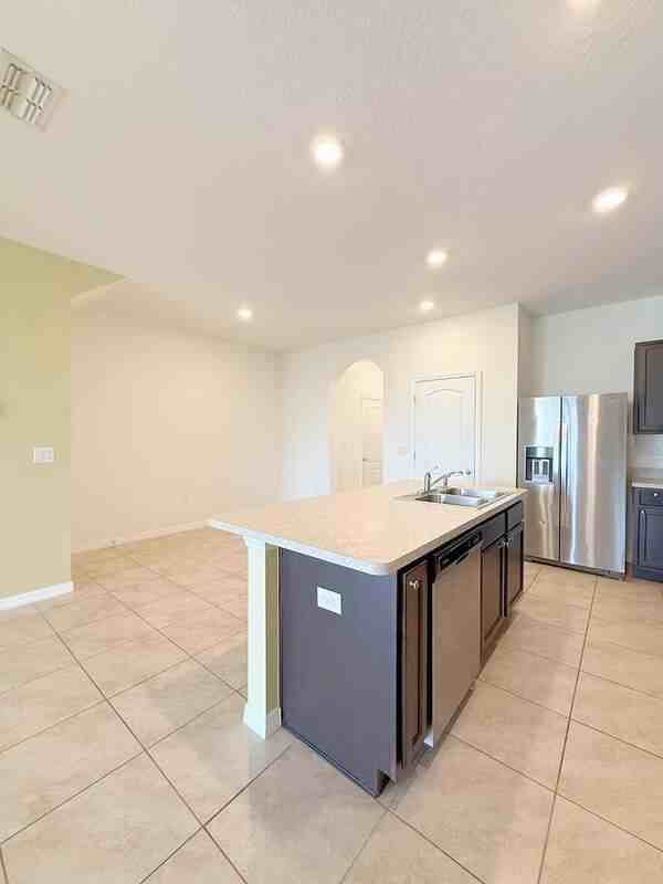 212 Feltrim Reserve Blvd - Photo 4 of 40