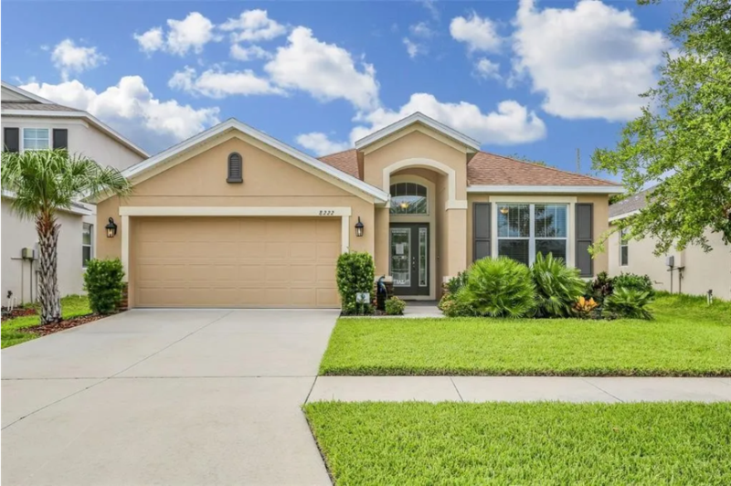 8222 Willow Beach Dr - Photo 2 of 27