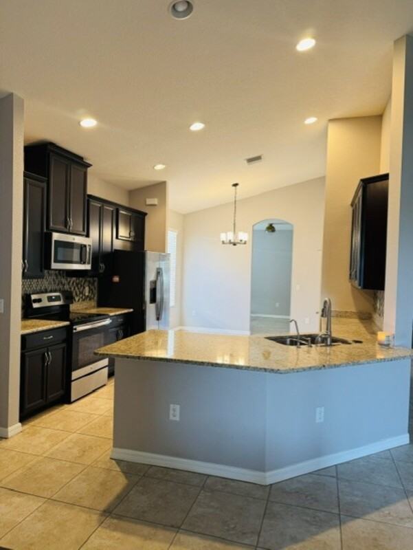 8222 Willow Beach Dr - Photo 5 of 27