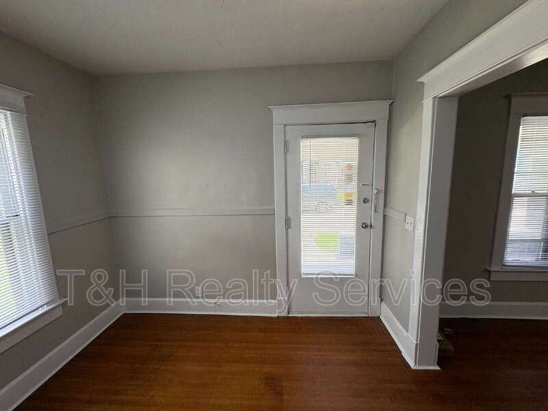 22 Parkview Ave - Photo 3 of 22