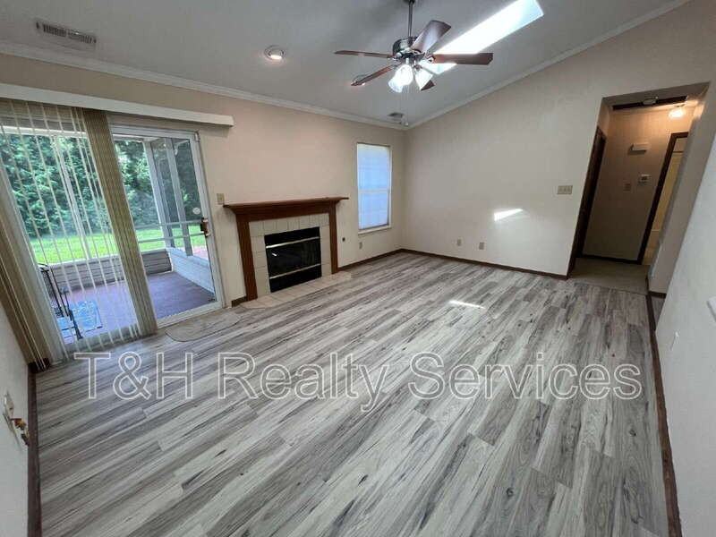 4 Village Pkwy - Photo 4 of 21