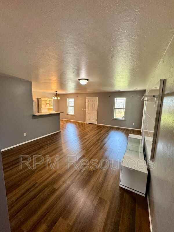 7404 Park Meadow Dr - Photo 6 of 27