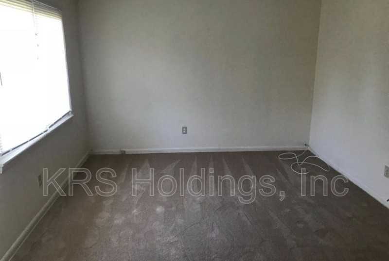4916 Bark Ln - Photo 4 of 4