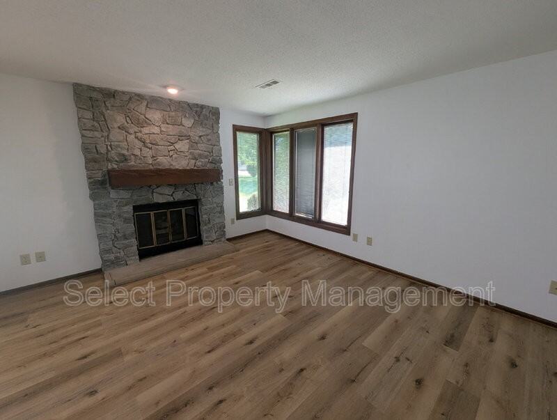 4619 Arlington Pkwy S - Photo 6 of 24