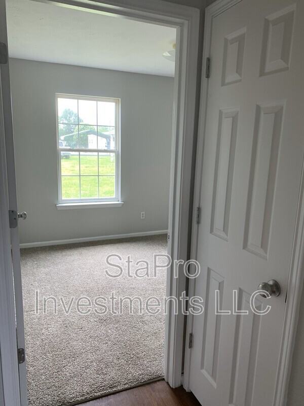 110 Village Pl - Photo 4 of 19
