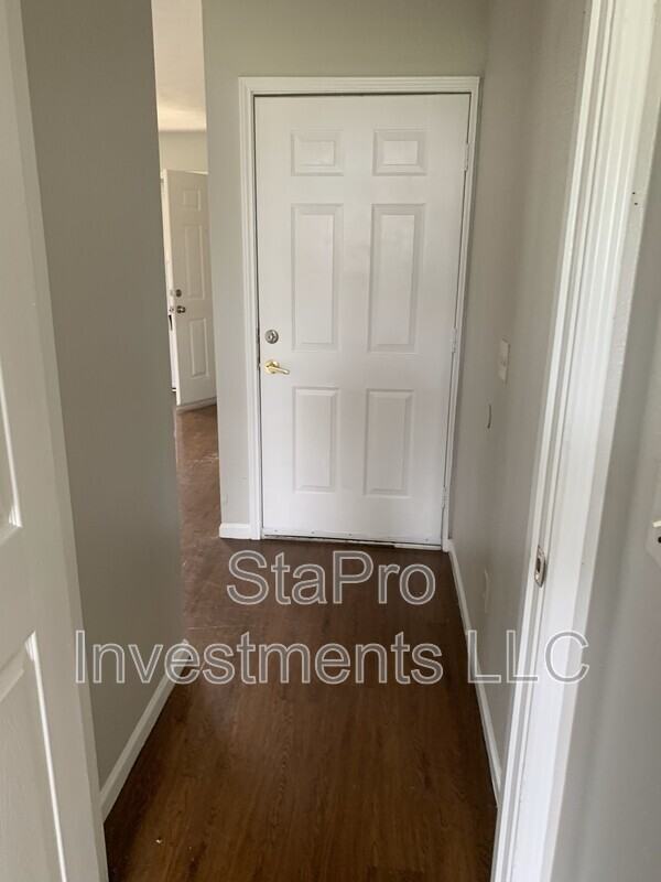 110 Village Pl - Photo 6 of 19