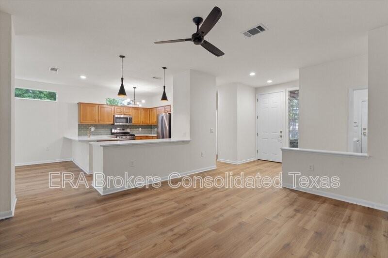 109 Anemone Cir - Photo 6 of 32
