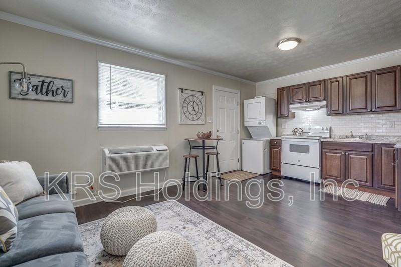 3145 Parkdale Rd #3145 - Photo 3 of 10