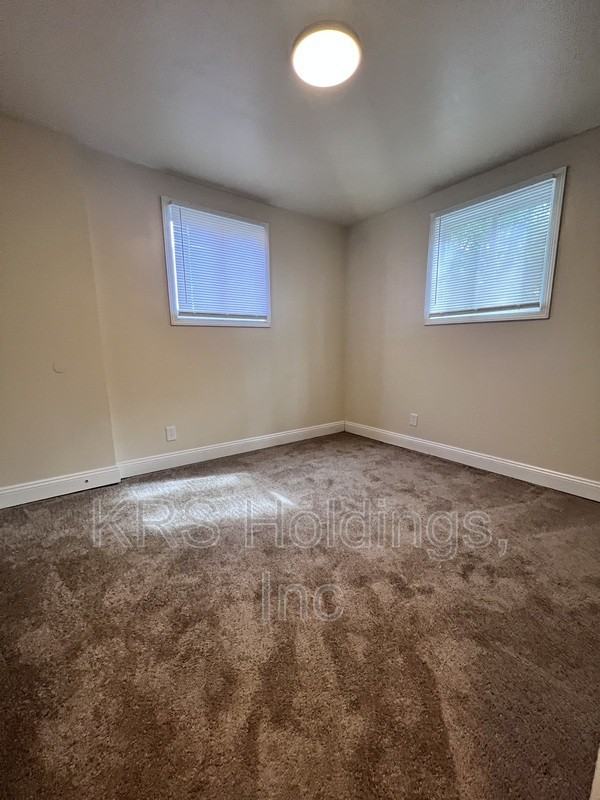 2110 Phaup St #A - Photo 5 of 8