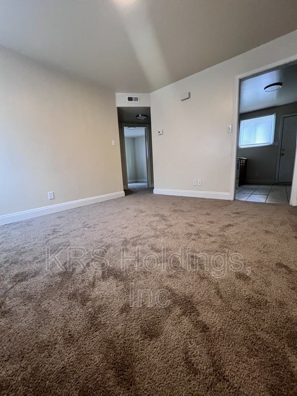 2110 Phaup St #A - Photo 7 of 8