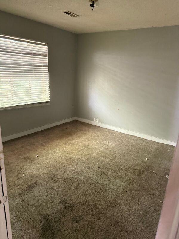 424 Loring Dr - Photo 7 of 8
