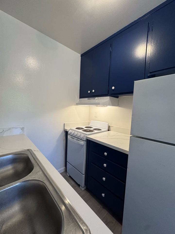 701 9th Avenue - Photo 3 of 19