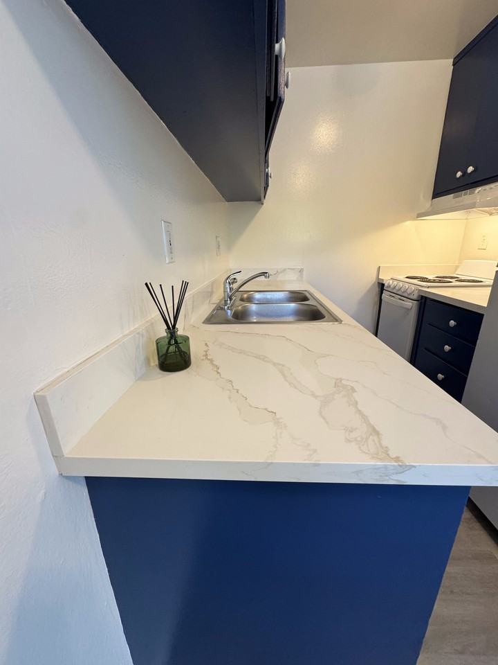 701 9th Avenue - Photo 4 of 19