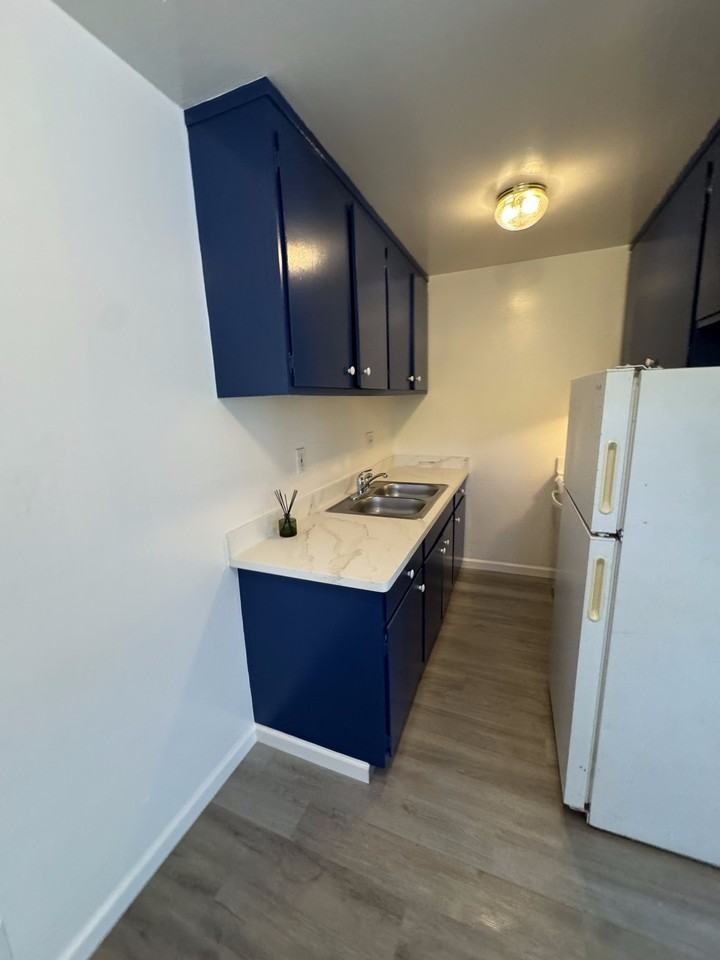 701 9th Avenue - Photo 5 of 19