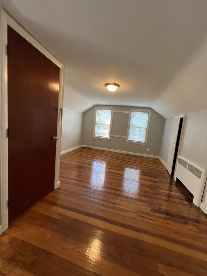 70 Lyman Street - Photo 6 of 8