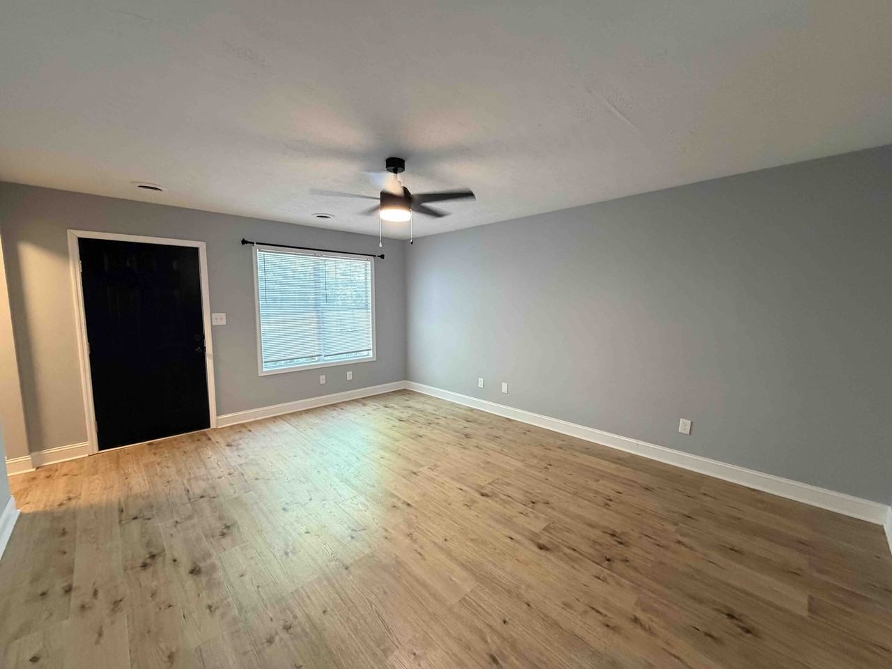 1022 Hillcrest Avenue - Photo 3 of 14