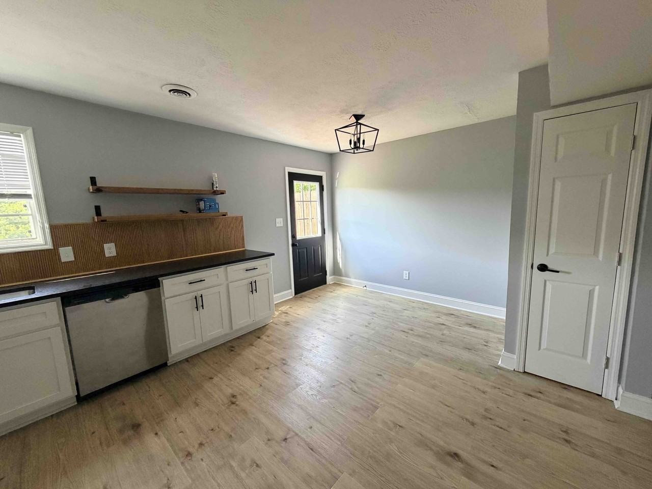 1022 Hillcrest Avenue - Photo 6 of 14
