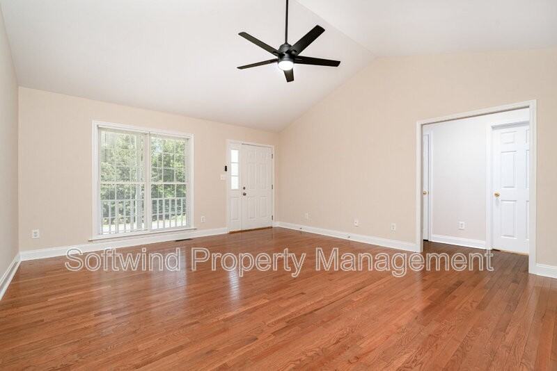 1803 Red Bird Cir - Photo 4 of 21