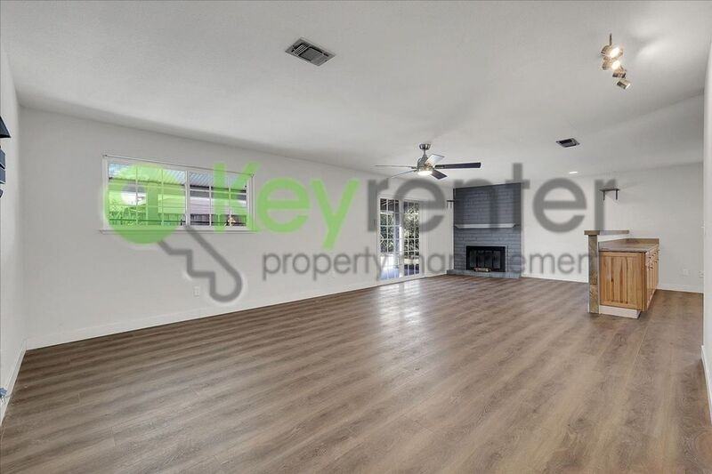 6140 Pinecreek Way - Photo 2 of 44
