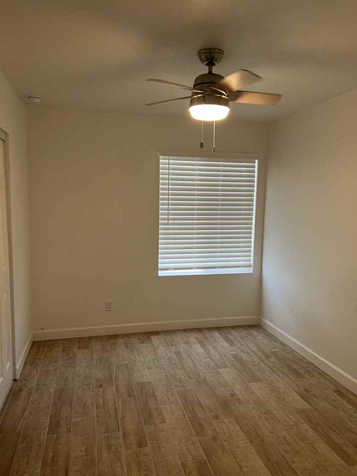 1531 // 1468 East Hedrick Drive - Photo 5 of 9