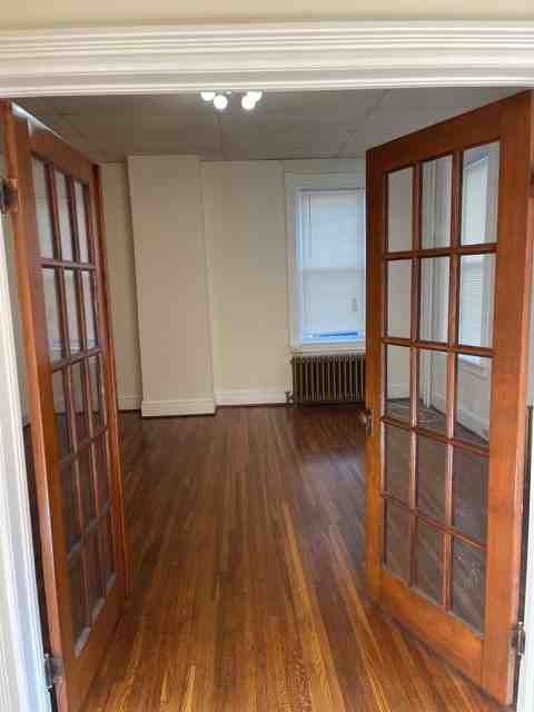 429-431 N Locust St - Photo 2 of 9