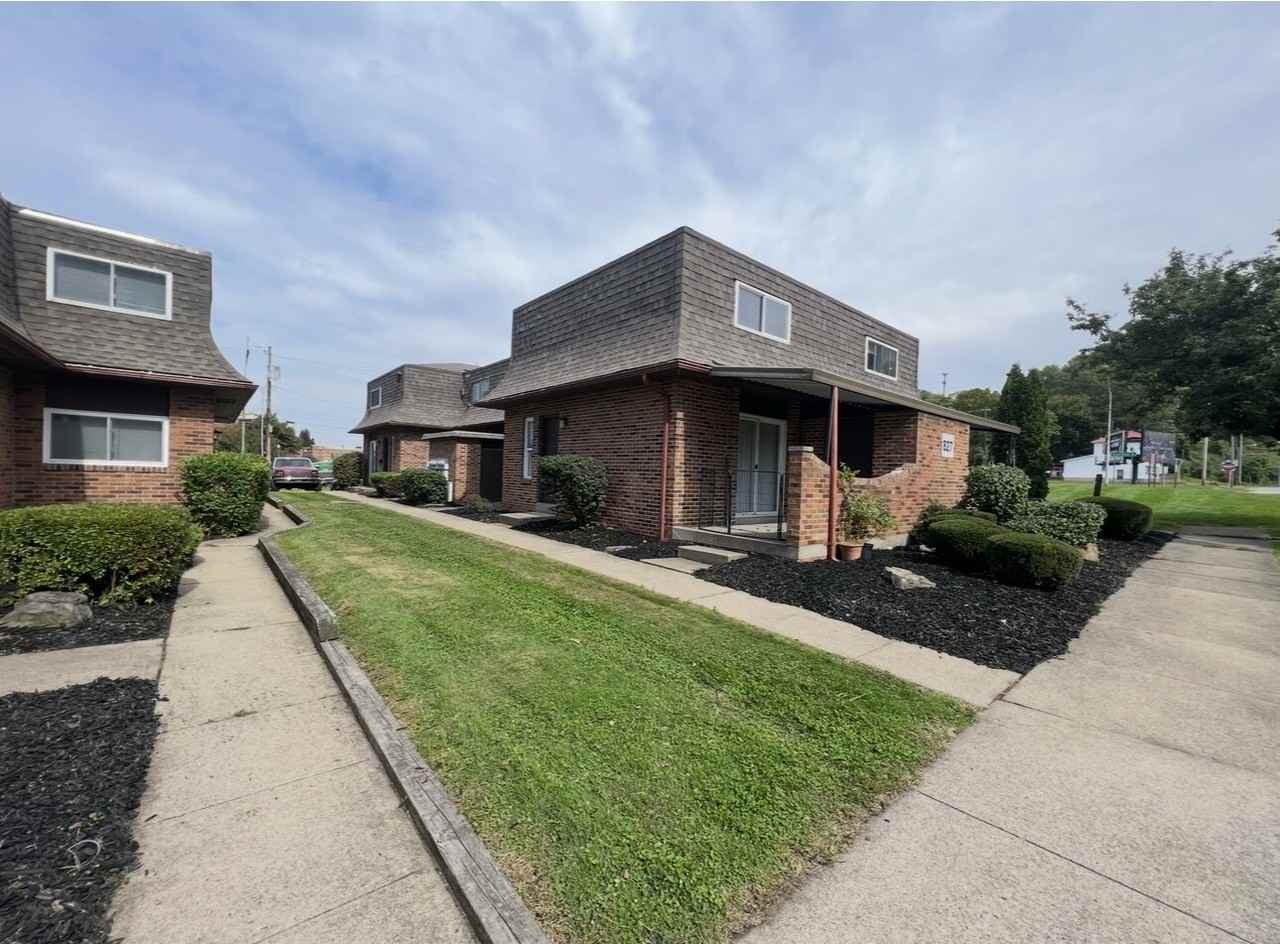 816 Orchard Street - Photo 2 of 3