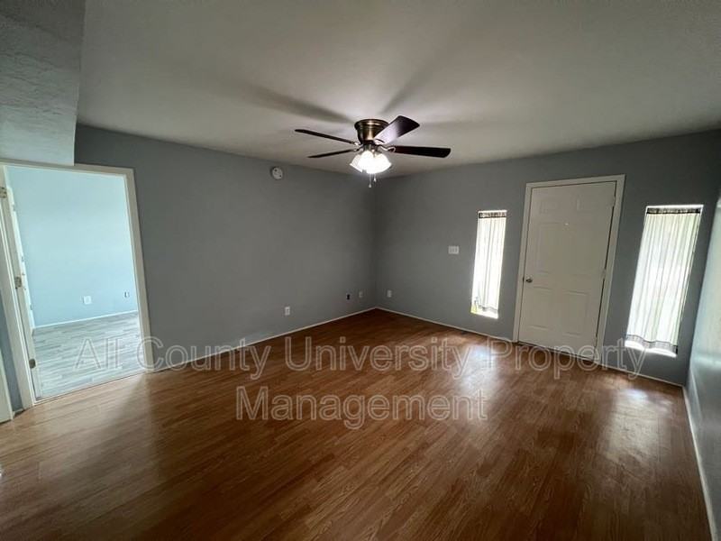 6536 Se 221st St #A - Photo 4 of 13