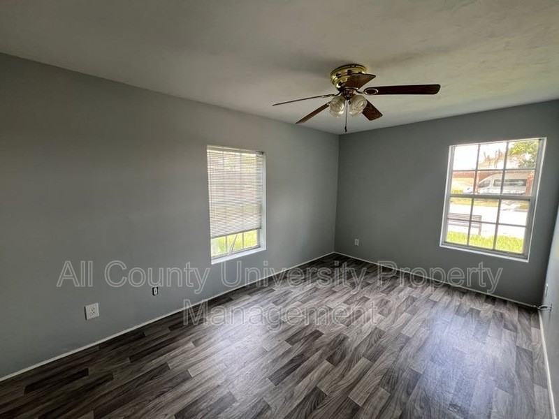 6536 Se 221st St #A - Photo 5 of 13