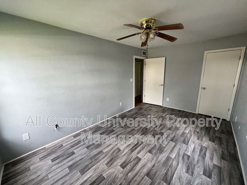 6536 Se 221st St #A - Photo 6 of 13