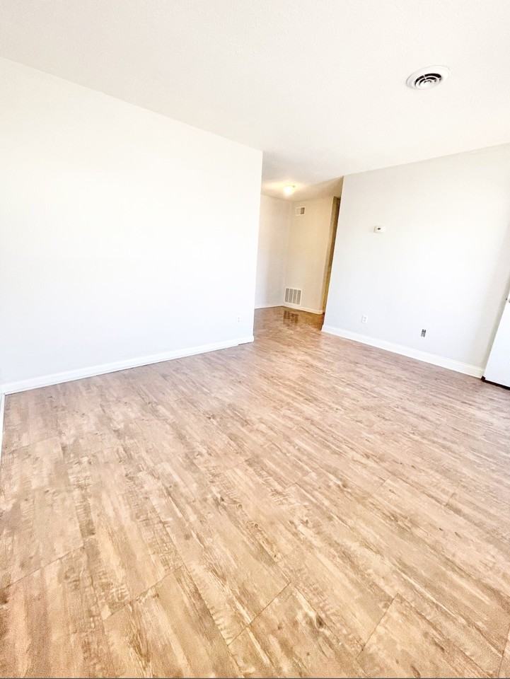 1721 Shawnee Drive - Photo 2 of 11
