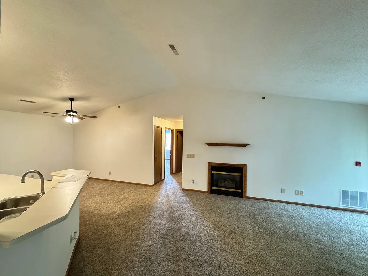 170 West Pioneer Road - Photo 4 of 13