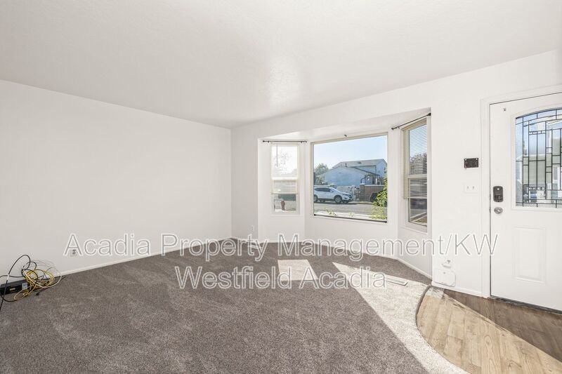 6585 Sw - Photo 2 of 18